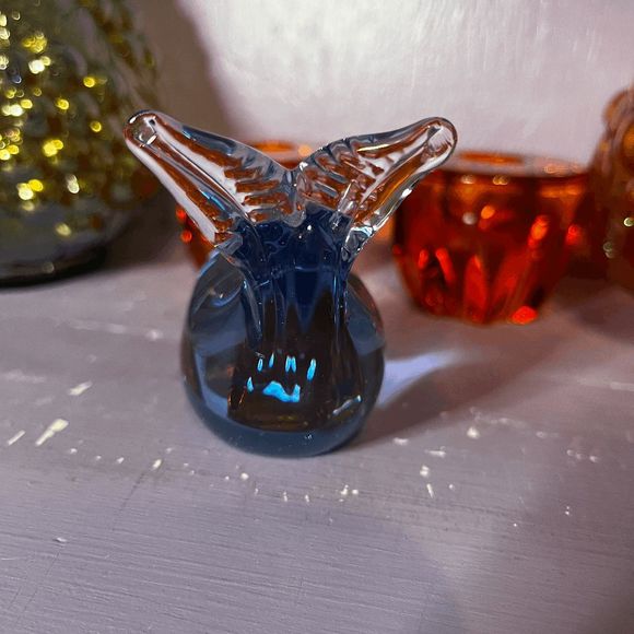 Vintage Hand-Blown Art Glass Cobalt Blue Whale Figurine Paperweight - Picture 6 of 6